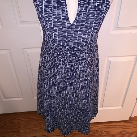 Kenneth Cole New York Navy/White V Neck Dress 6 - Picture 6 of 8